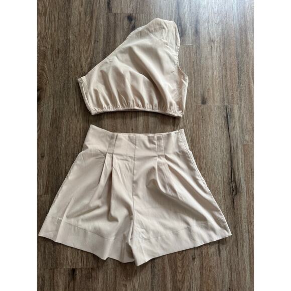 Beige One-Shoulder Crop Top and Pleated Shorts Set  Size Large - Picture 2 of 8